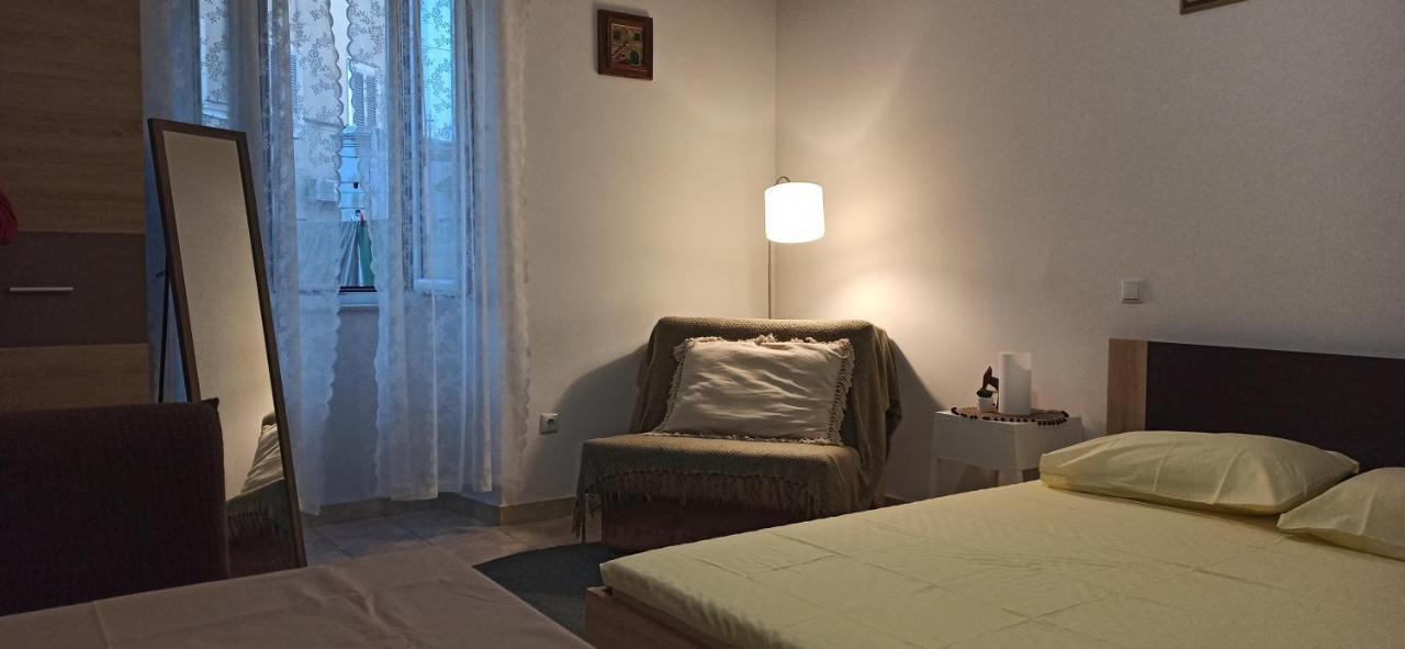 Studio Apartment Nika Split Exterior foto