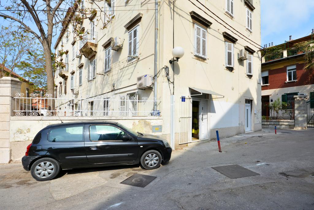 Studio Apartment Nika Split Exterior foto